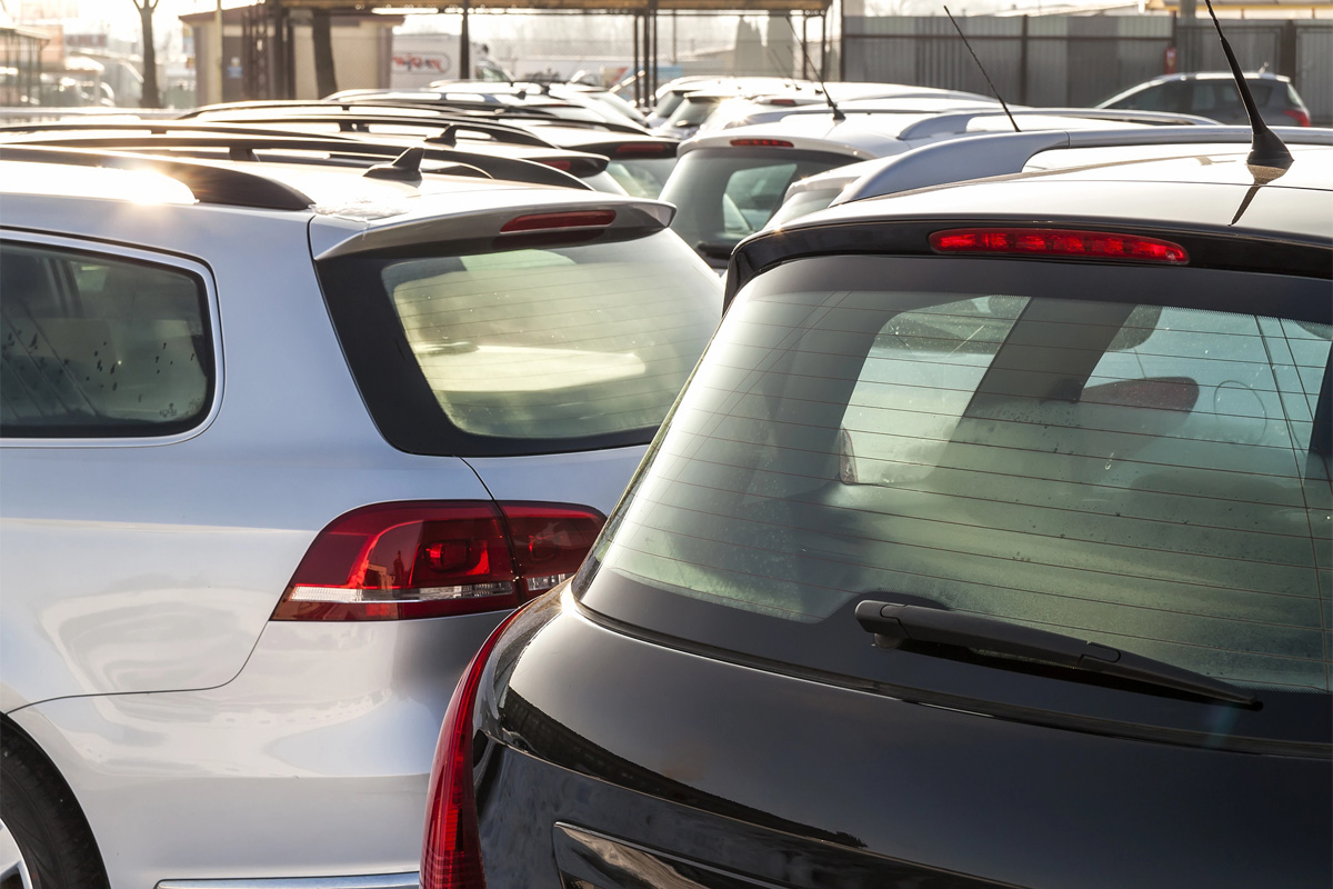 parked fleet of vehicles with Commercial Auto Insurance in Lindenhurst, West Babylon, Amityville, Queens & Farmingdale, NY